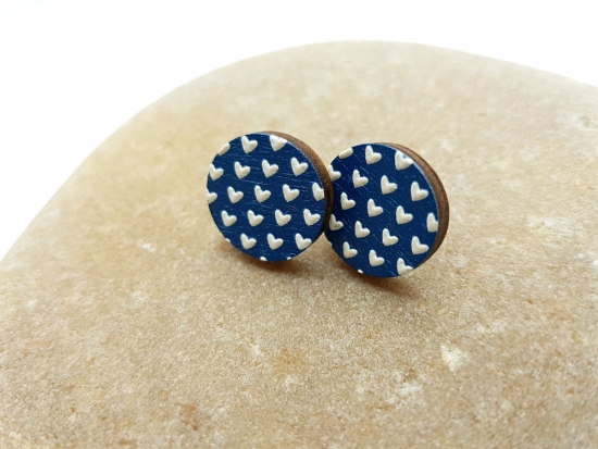 Preview: Herz 3D Holz Scheiben Ohrstecker denkelblau weiß